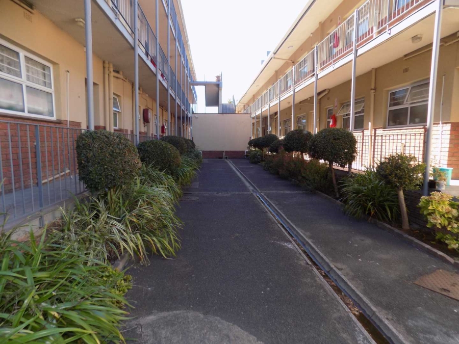 To Let 2 Bedroom Property for Rent in Silver Oaks Western Cape